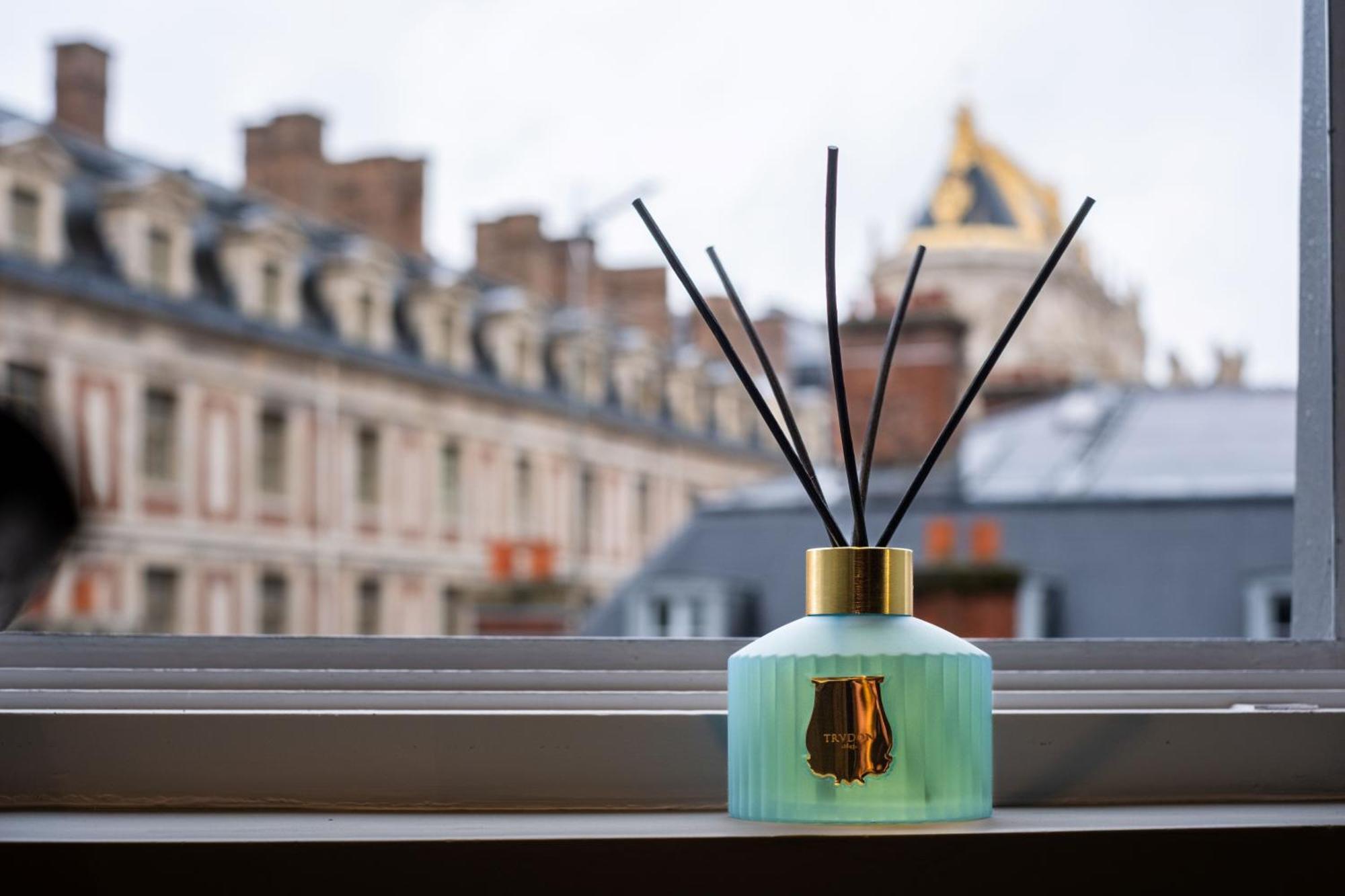 Hotel Les Lumieres - Relais & Chateaux Versailles Exterior photo